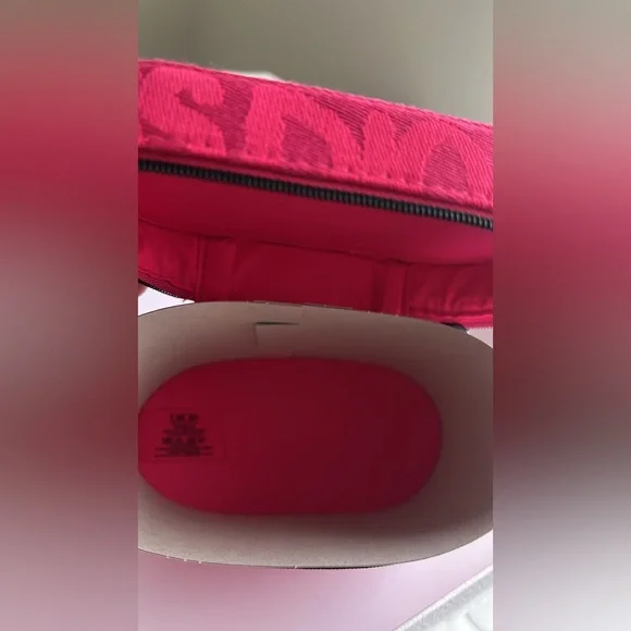 New, unused & authentic Miss Dior edition cosmetic bag. Limited edition - Picture 5 of 10